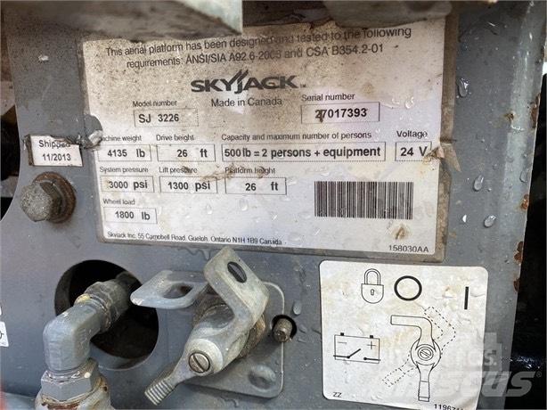 SkyJack SJ III 3226 رافعات مقصية الشكل