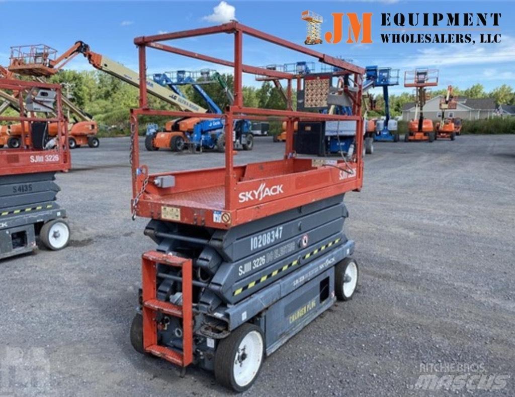 SkyJack SJ III 3226 رافعات مقصية الشكل