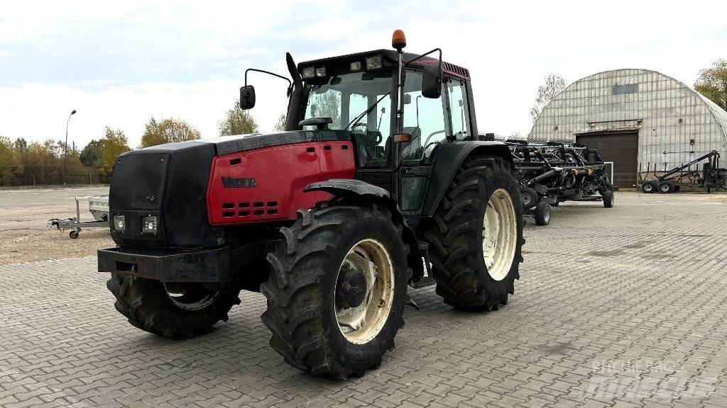 Valtra Valmet 8750 الجرارات