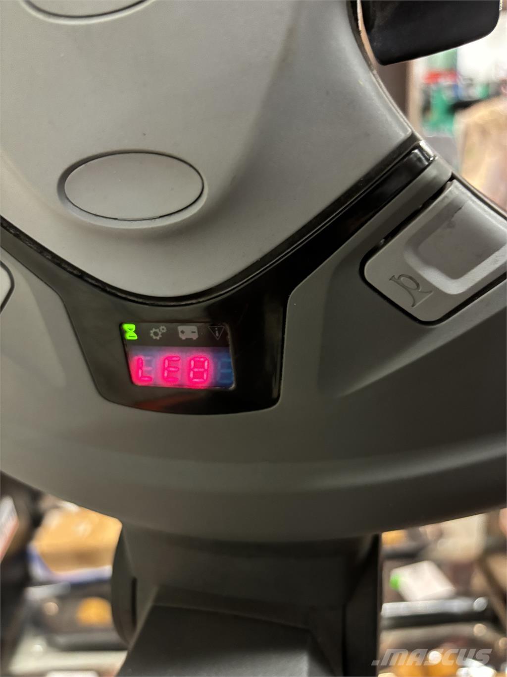 Toyota SWE120 شاحنات مناولة ذاتية الدفع