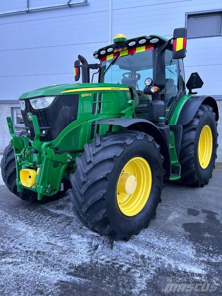 John Deere 6250 R الجرارات