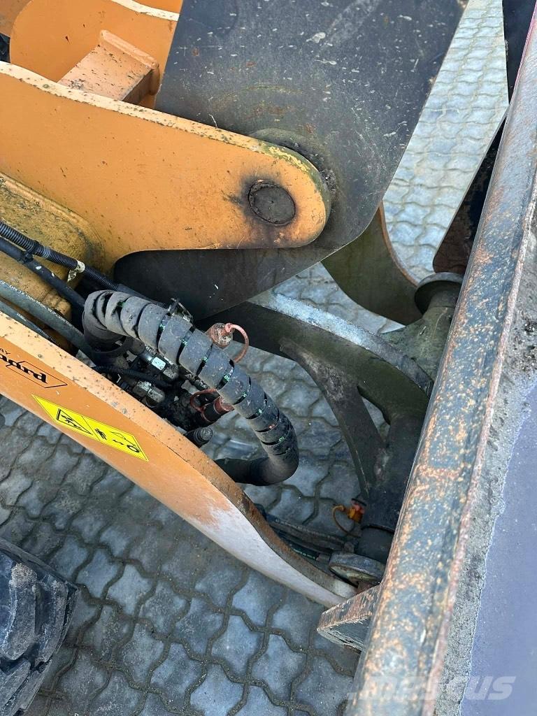 CASE 321 F لوادر بعجل