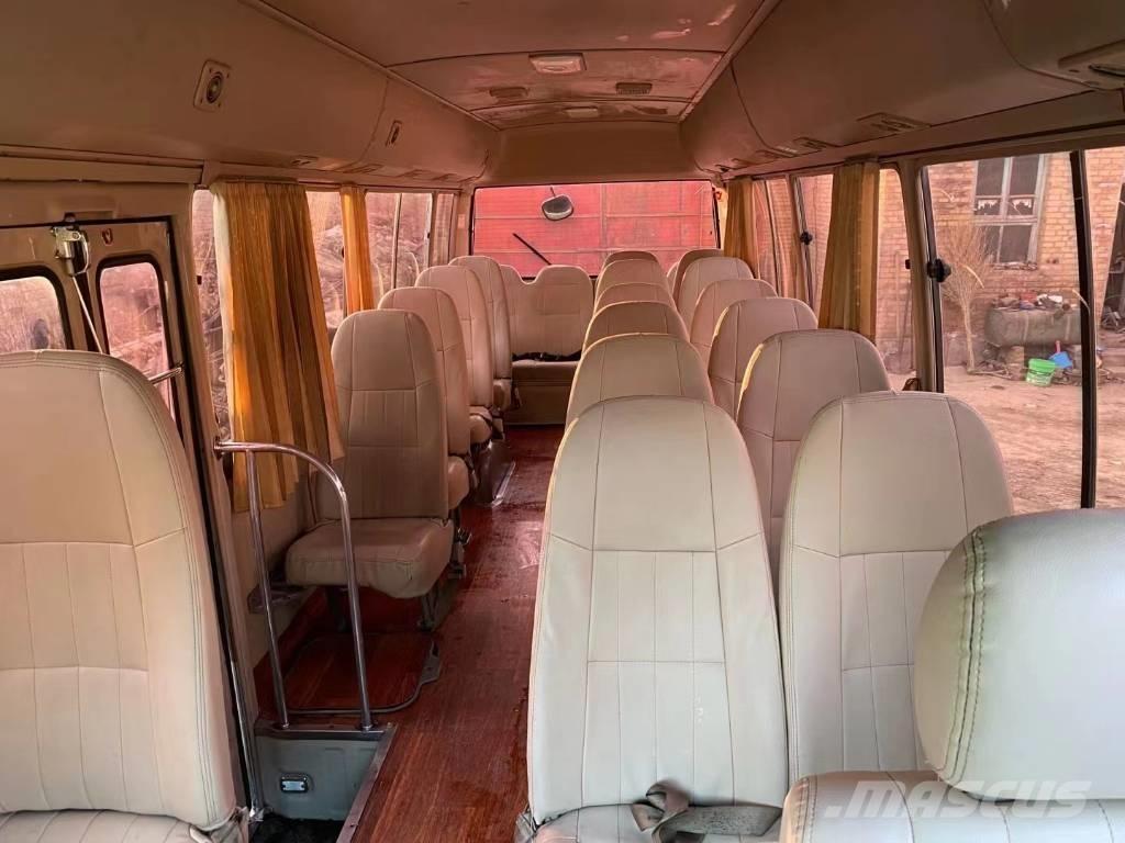 Toyota Coaster Bus حافلة صغيرة