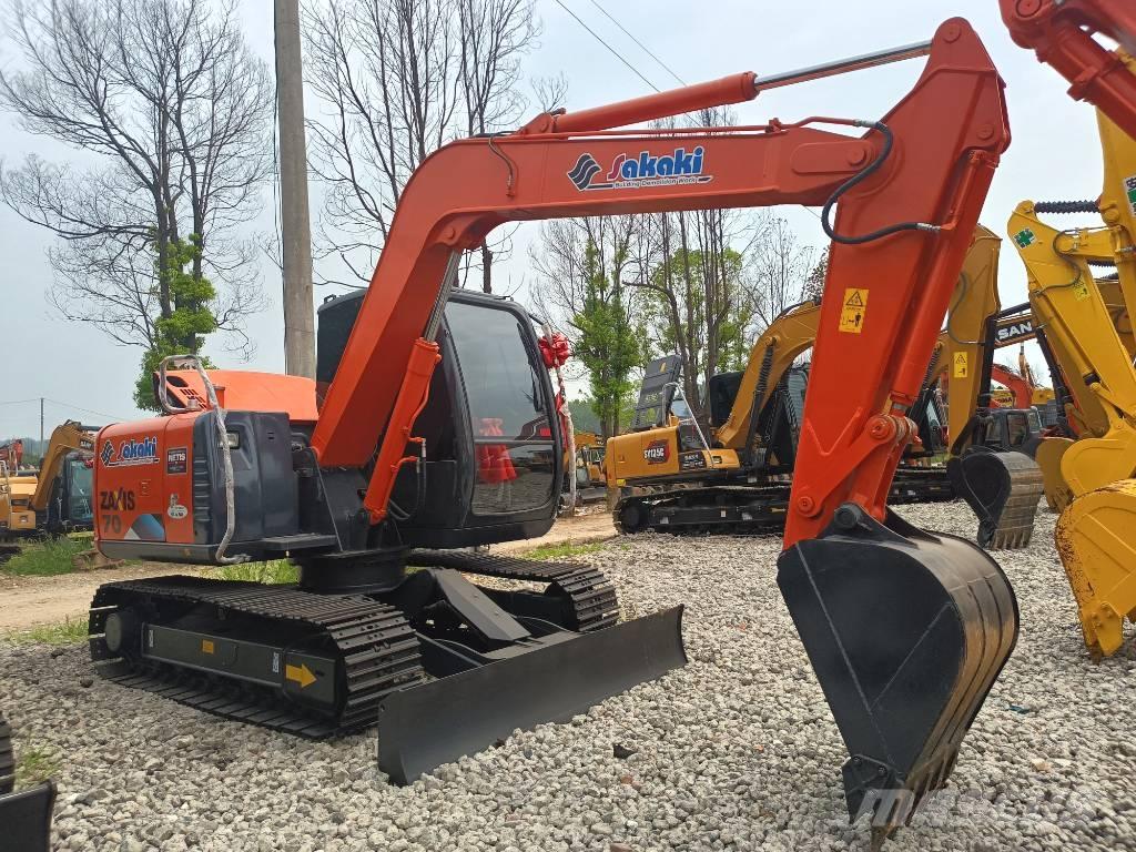Hitachi ZX 70 حفارات وسط 7 طن - 12 طن
