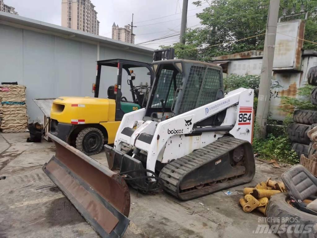 Bobcat S864 لوادر انزلاقية التوجيه