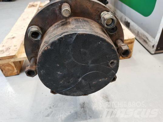 Komatsu WA 90 axle محور العجلة