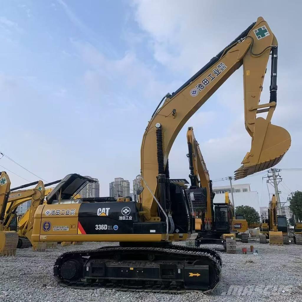 CAT 336 D حفارات زحافة