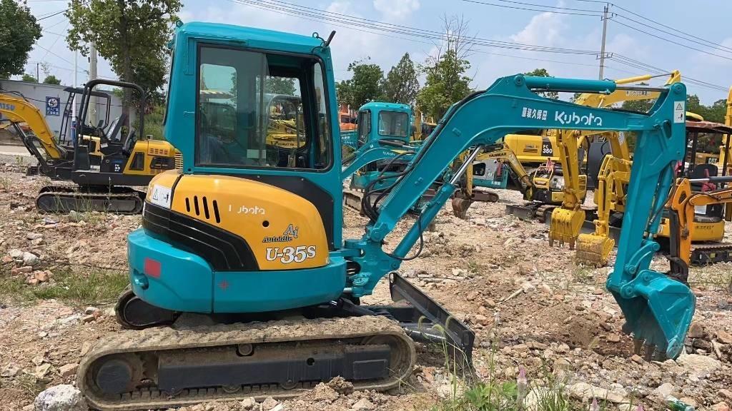 Komatsu U35 حفارات صغيرة أقل من 7 طن (حفارات صغيرة)