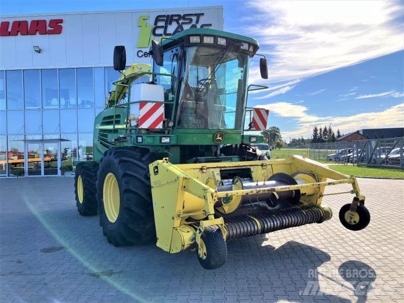 John Deere 7300 علافات ذاتية الدفع
