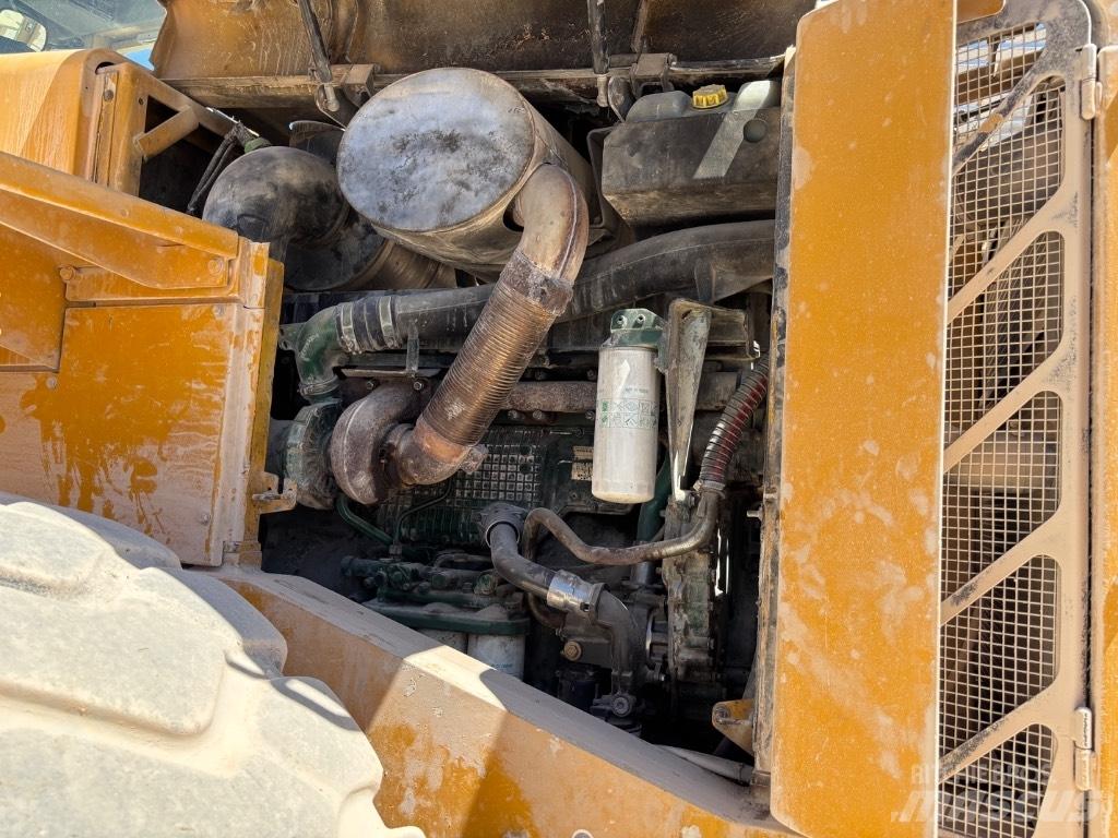 Volvo L 220 E لوادر بعجل