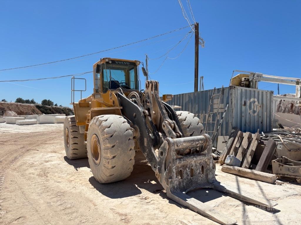 Volvo L 220 E لوادر بعجل