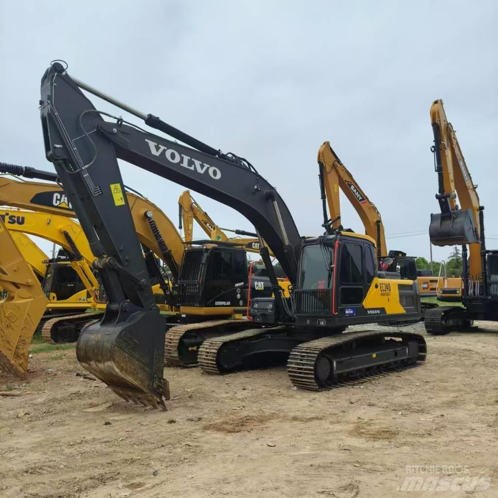 Volvo EC 240 حفارات زحافة
