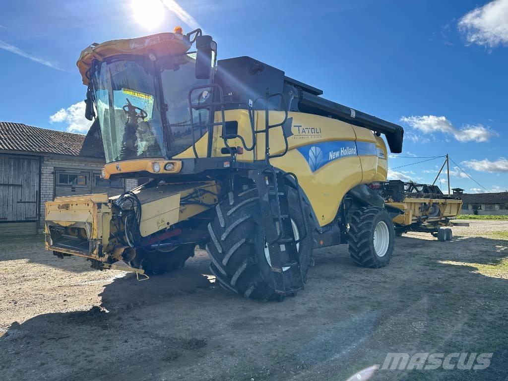 New Holland CX 8070 حصادات