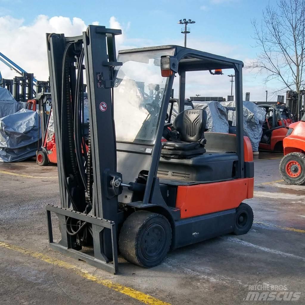 Toyota 7 FB MF 35 شاحنات ذات رافعات شوكية تعمل بالكهرباء