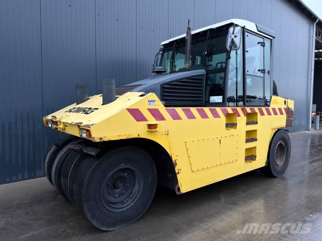Bomag BW24R مداحل ذات إطارات هوائية