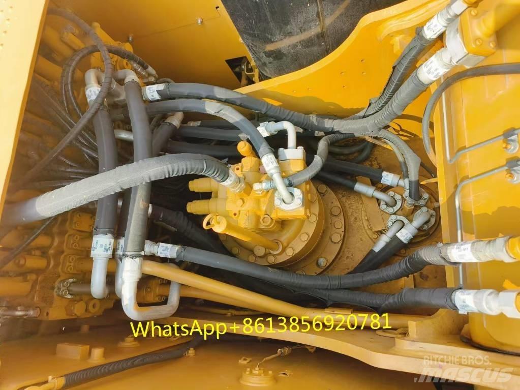 CAT 320 D حفارات زحافة