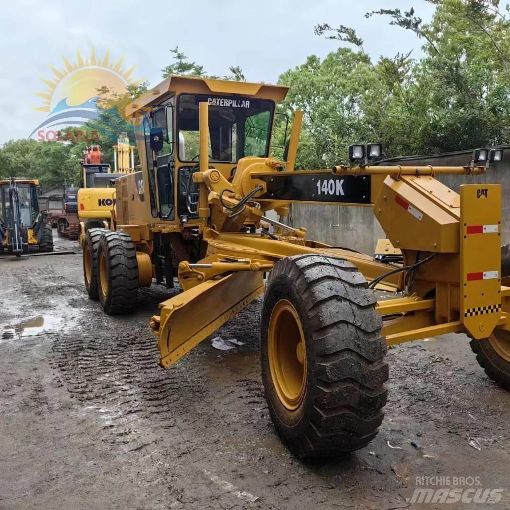 CAT 140 K معدات تمهيد الطرق