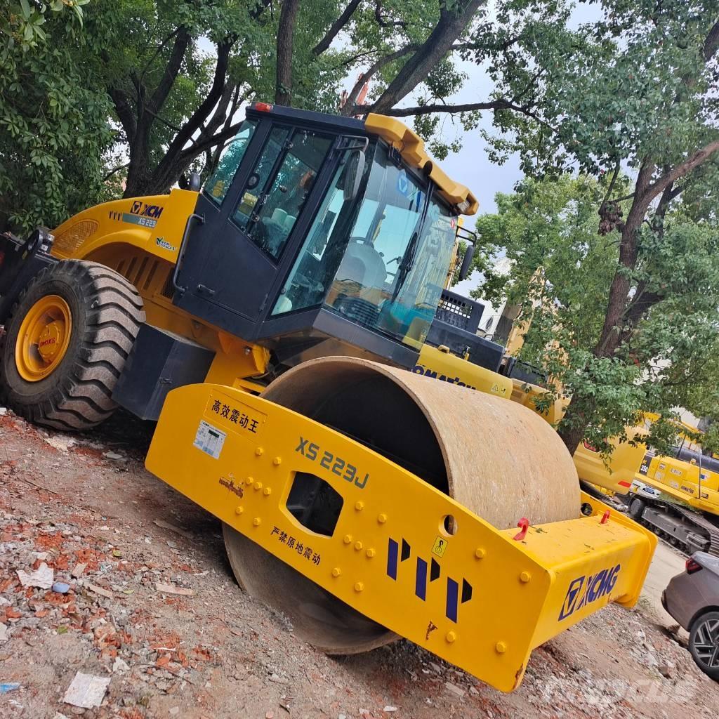 XCMG XS 223 J مداحل أحادية الأسطوانة