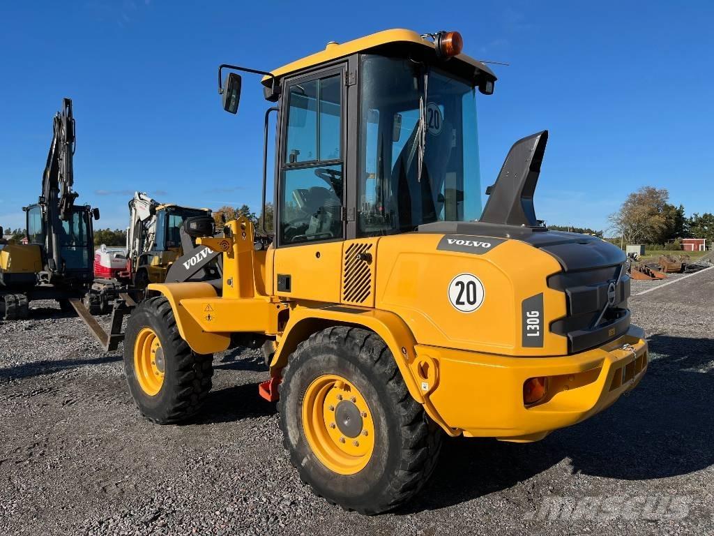 Volvo L 30 G لوادر بعجل