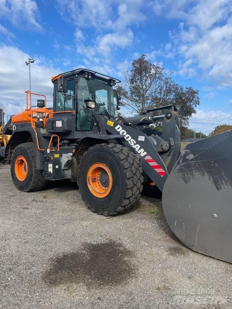 Doosan DL 380-7 لوادر بعجل