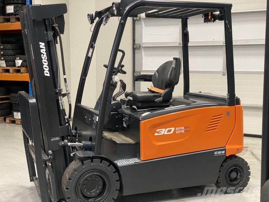 Doosan B30X-7 شاحنات ذات رافعات شوكية تعمل بالكهرباء