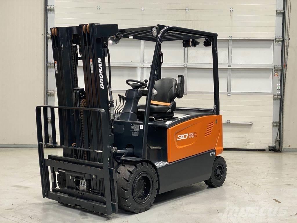 Doosan B30X-7 شاحنات ذات رافعات شوكية تعمل بالكهرباء