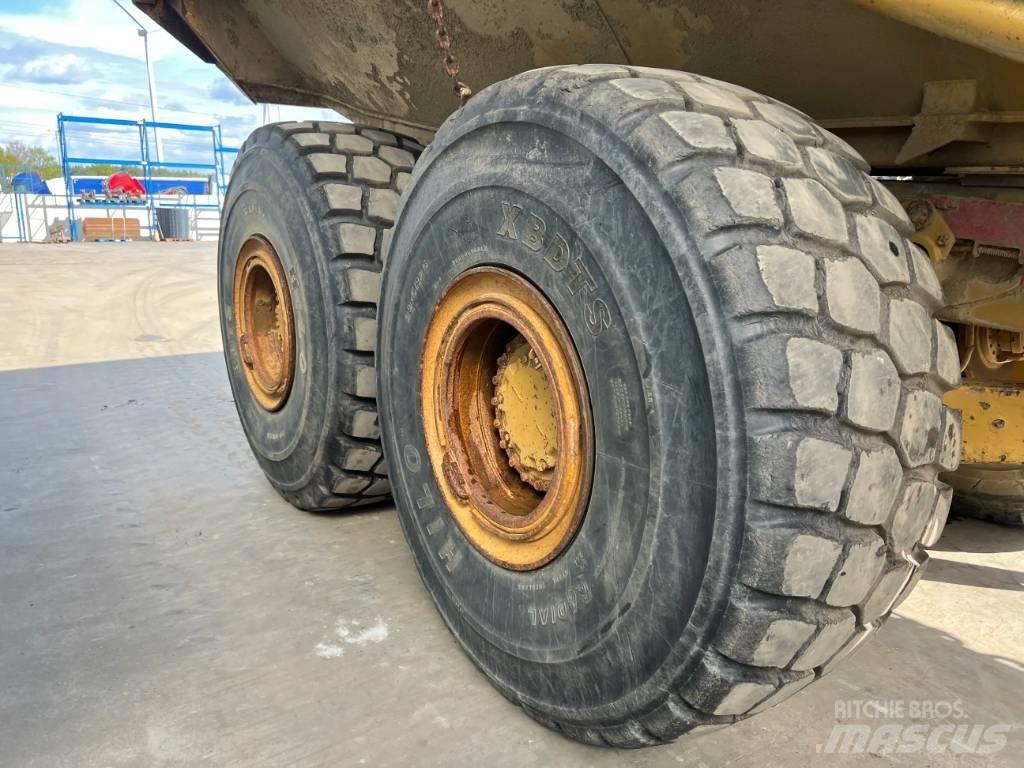CAT 740 ساحبات مفصلية