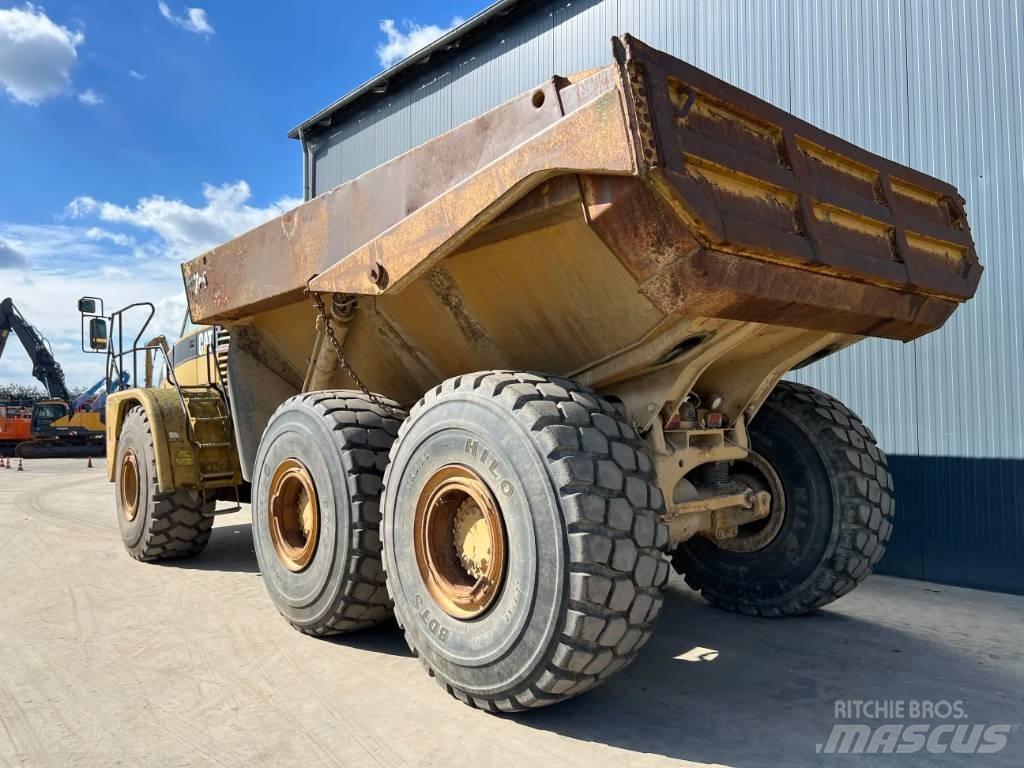 CAT 740 ساحبات مفصلية