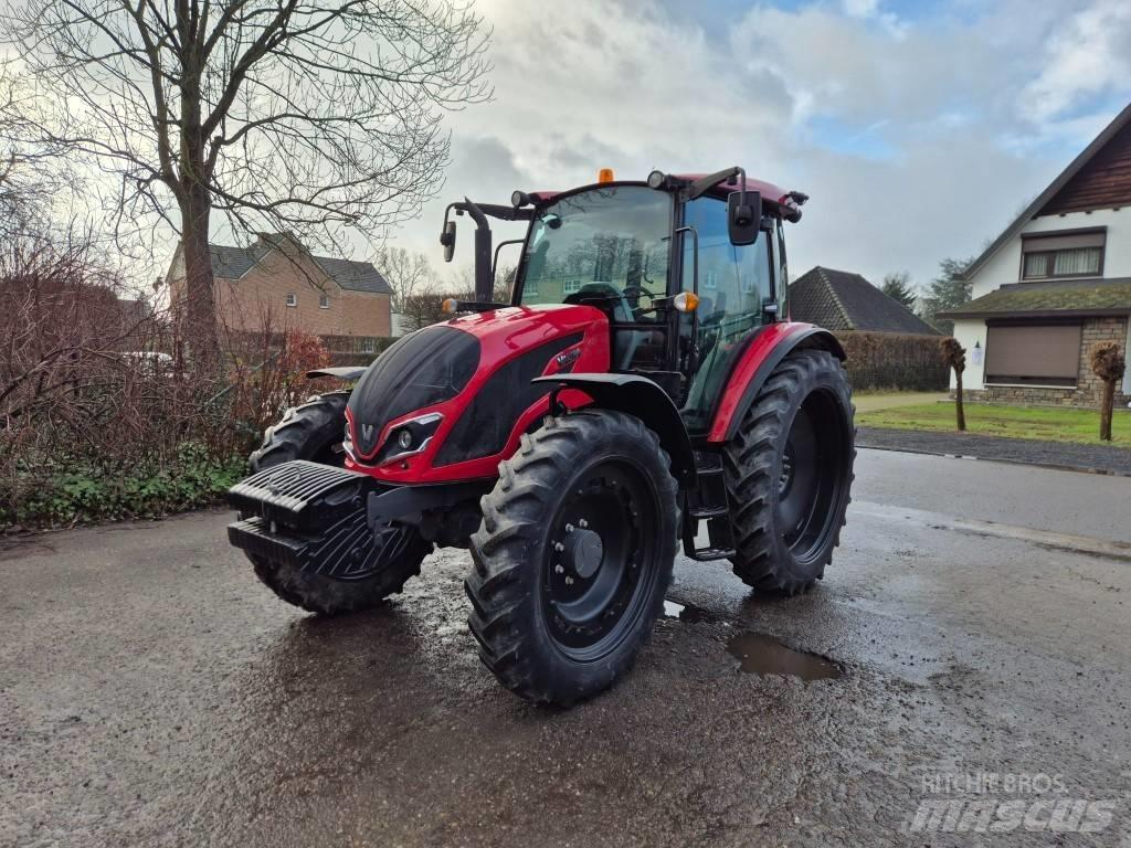 Valtra A105 HiTech الجرارات