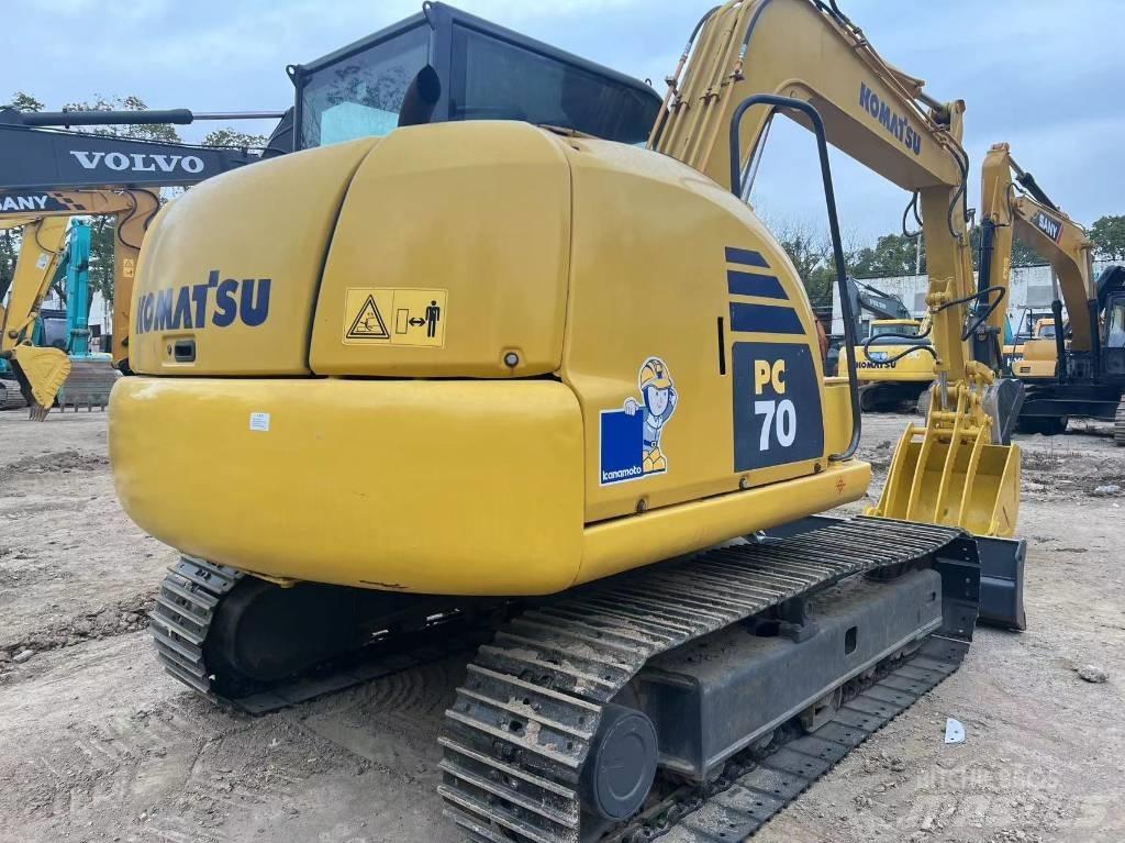 Komatsu PC 70-8 حفارات زحافة