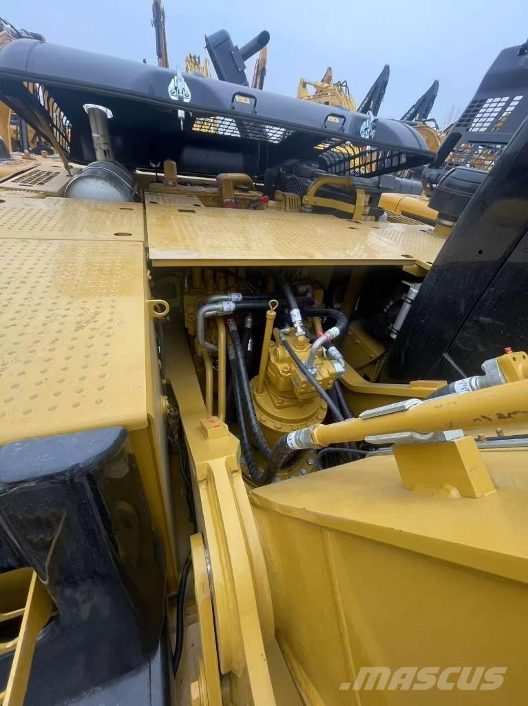 CAT 329 D حفارات زحافة