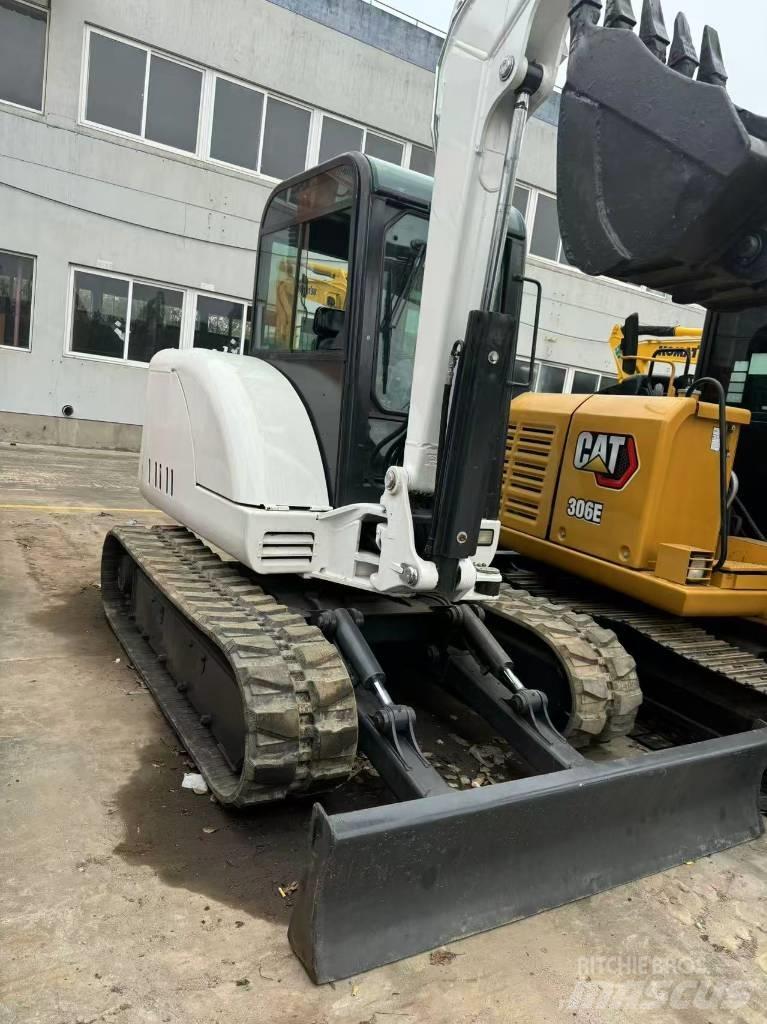 Bobcat 337 حفارات زحافة