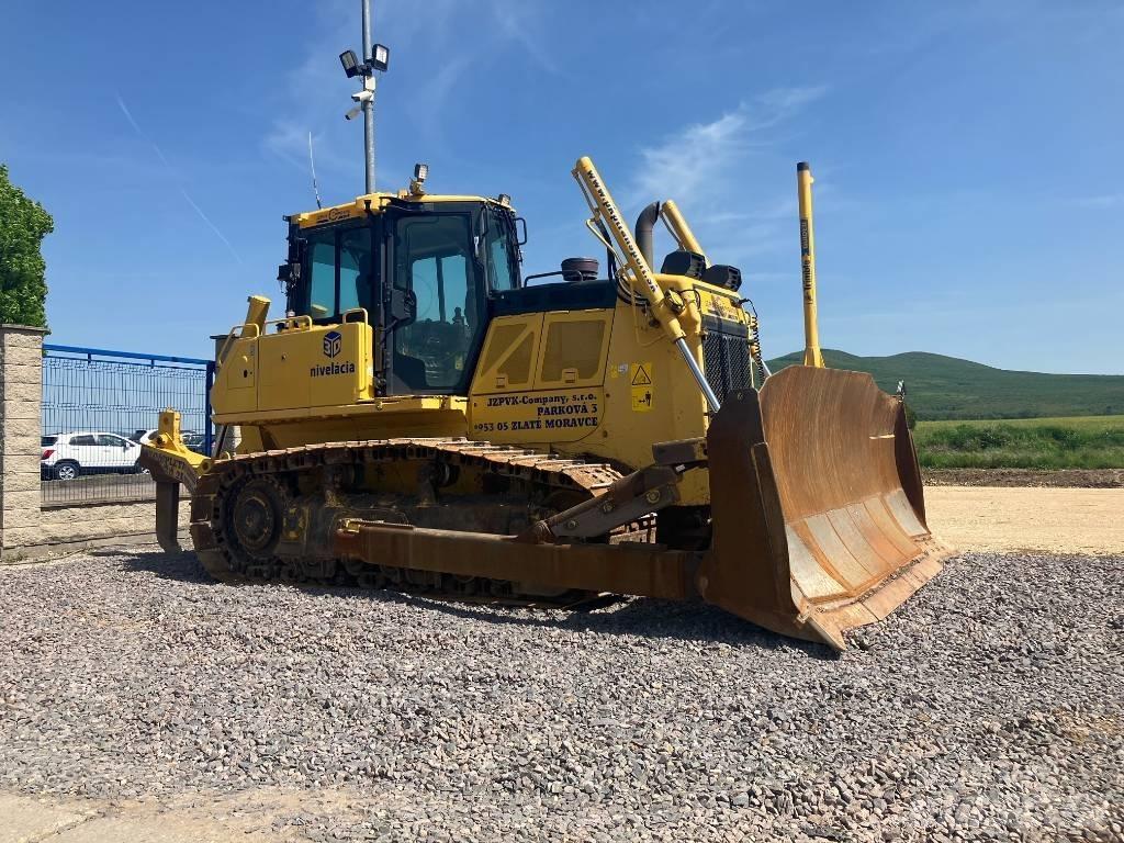 Komatsu D65 EX-18 بلدوزرات مجنزرة