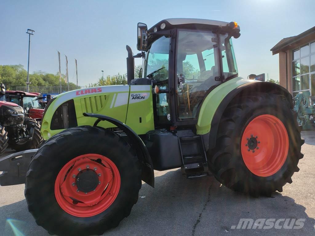 CLAAS Arion 640 الجرارات