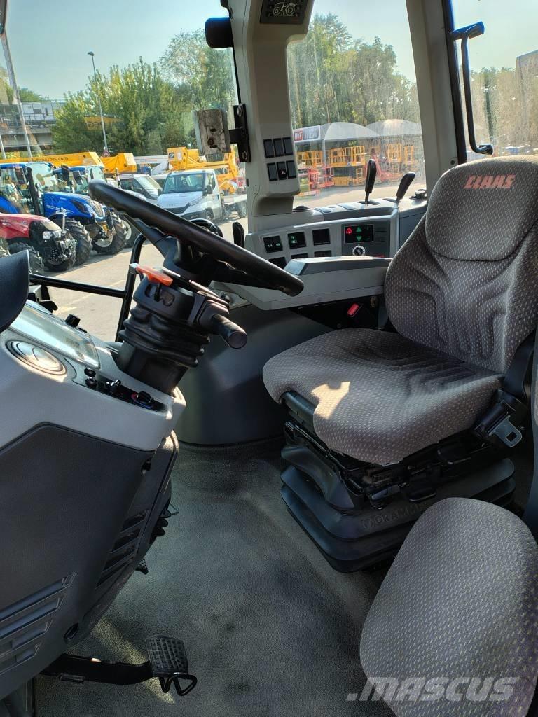 CLAAS Arion 640 الجرارات