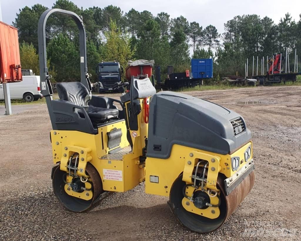 Bomag BW 100 AD M-5 مداحل ثنائية الاسطوانة