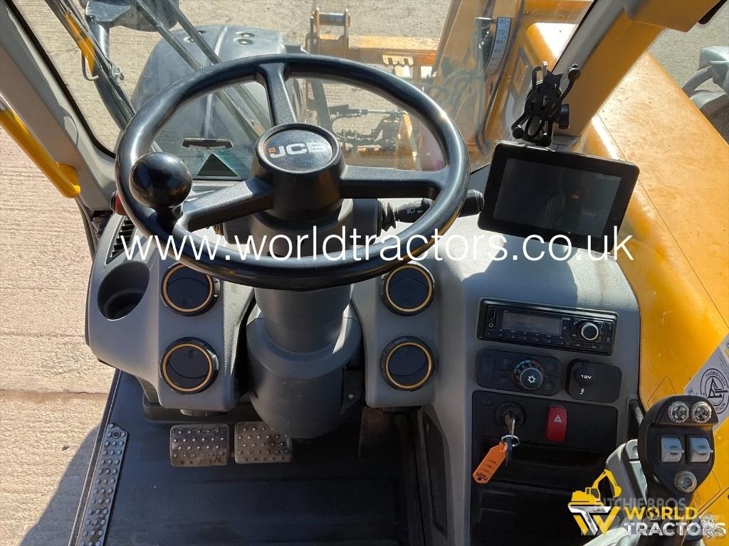 JCB 532 60 معدات مناولة لأغراض الزراعة