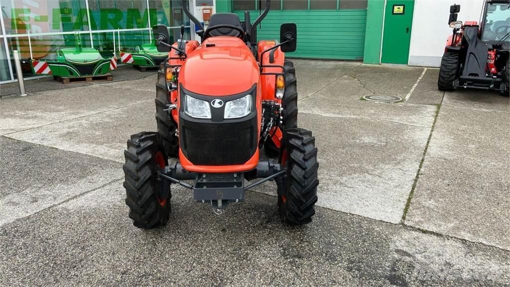 Kubota L1-382 الجرارات