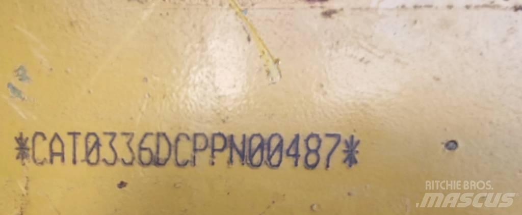 CAT 336 D حفارات زحافة