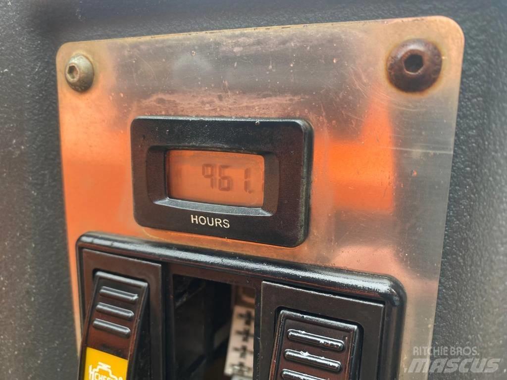 Ausa D 600 AP عربات نقل قلابة للمواقع