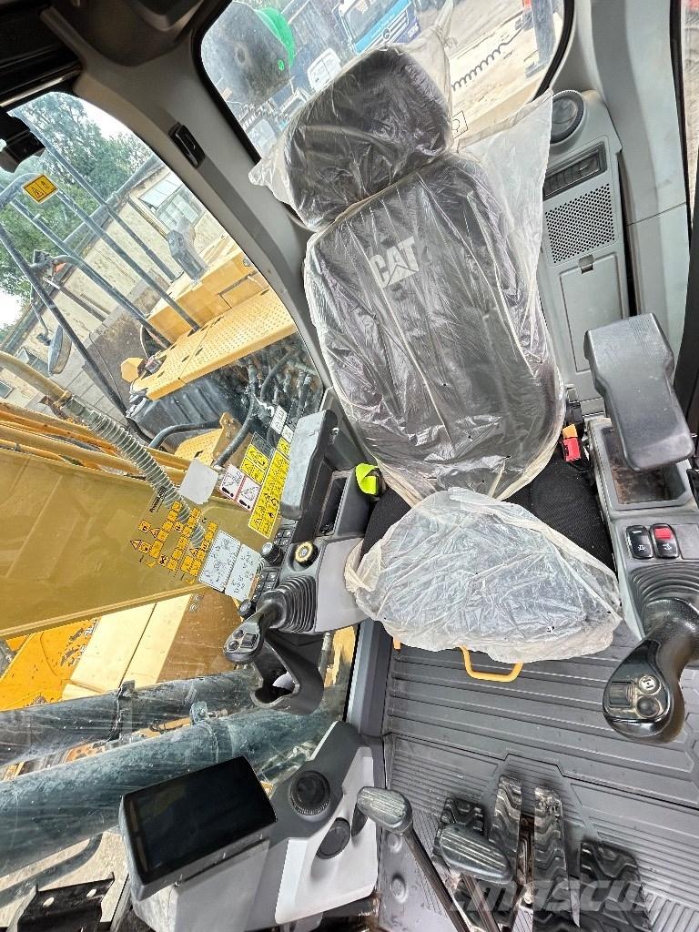 CAT 313 GC حفارات زحافة