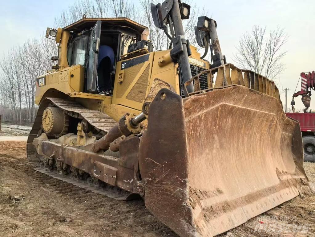 CAT D8T bulldozers بلدوزرات مجنزرة