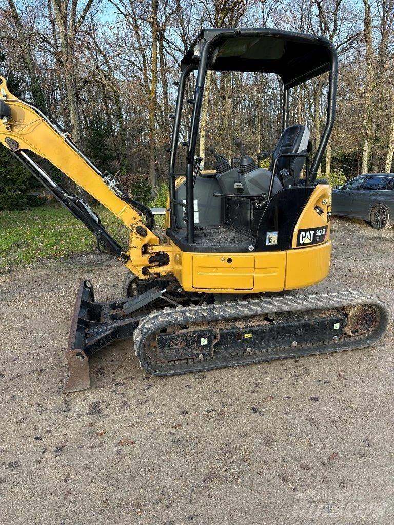 CAT 303.5 E CR حفارات صغيرة أقل من 7 طن (حفارات صغيرة)