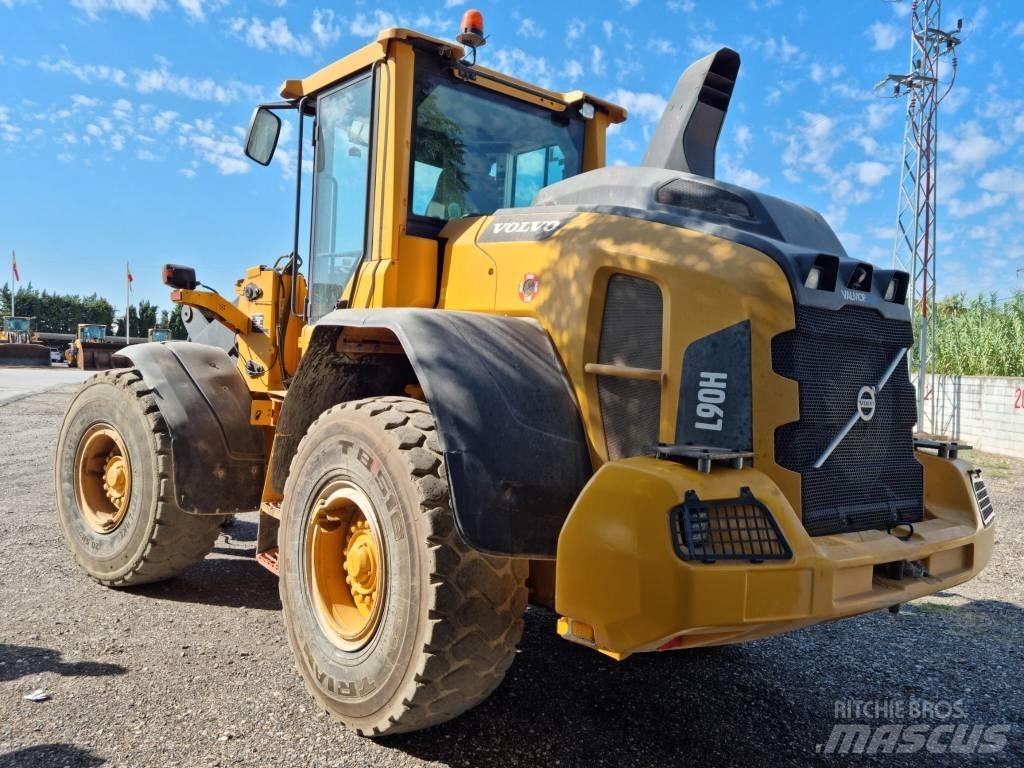 Volvo L 90 H لوادر بعجل