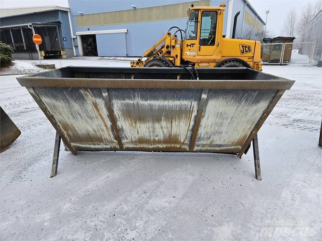 Padagas SP-2000 معدات نشر الرمال والملح