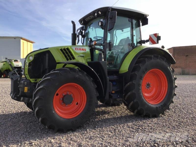 CLAAS ARION 530 الجرارات