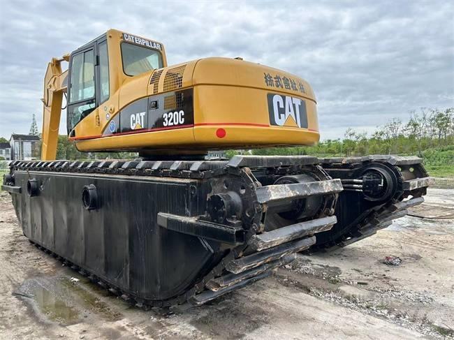 CAT 320 C الحفارات البرمائية