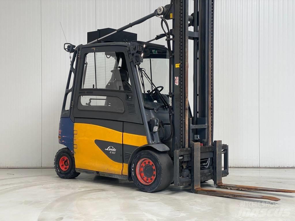 Linde E50HL-01/600 شاحنات ذات رافعات شوكية تعمل بالكهرباء