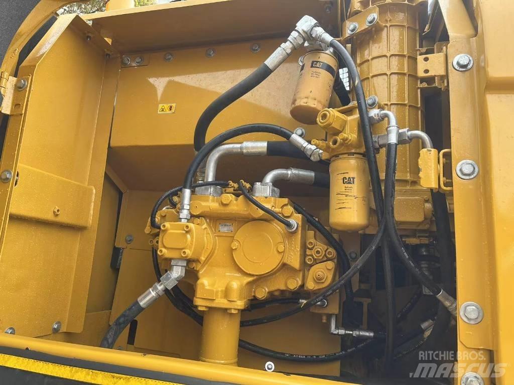 CAT 320 GC حفارات زحافة