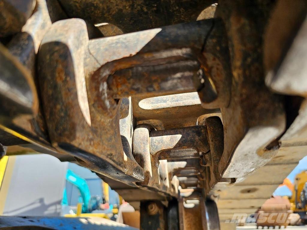 Kobelco SK210LC-9 حفارات زحافة